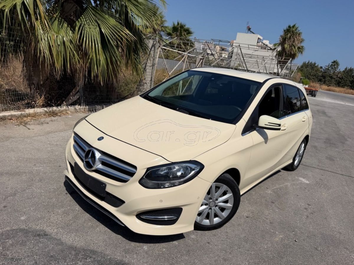 MERCEDES B180 2017