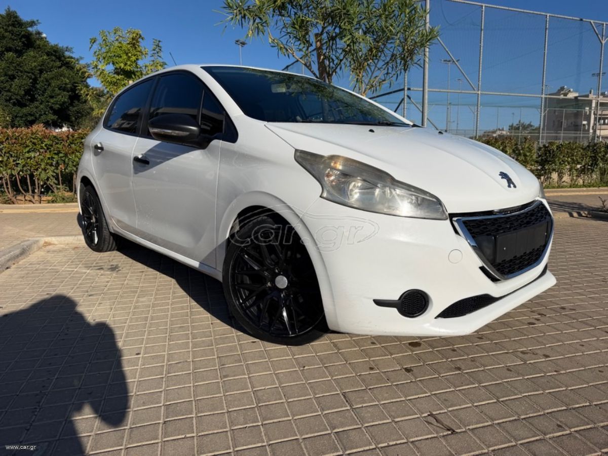 PEUGEOT 208 2015