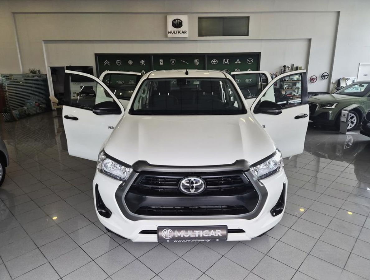 TOYOTA HILUX 2022