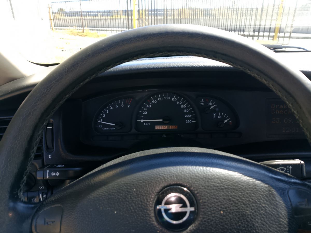 OPEL VECTRA 1999
