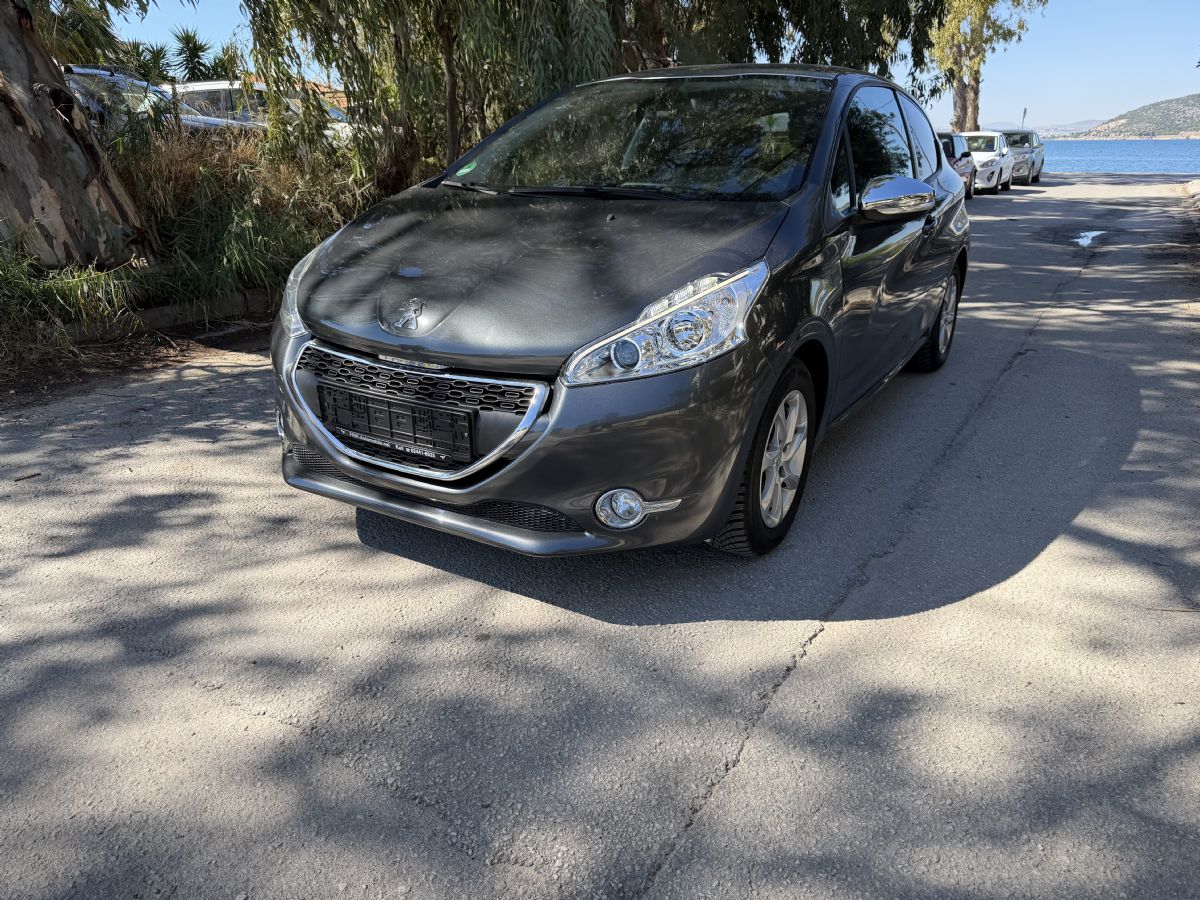 PEUGEOT 208 2015