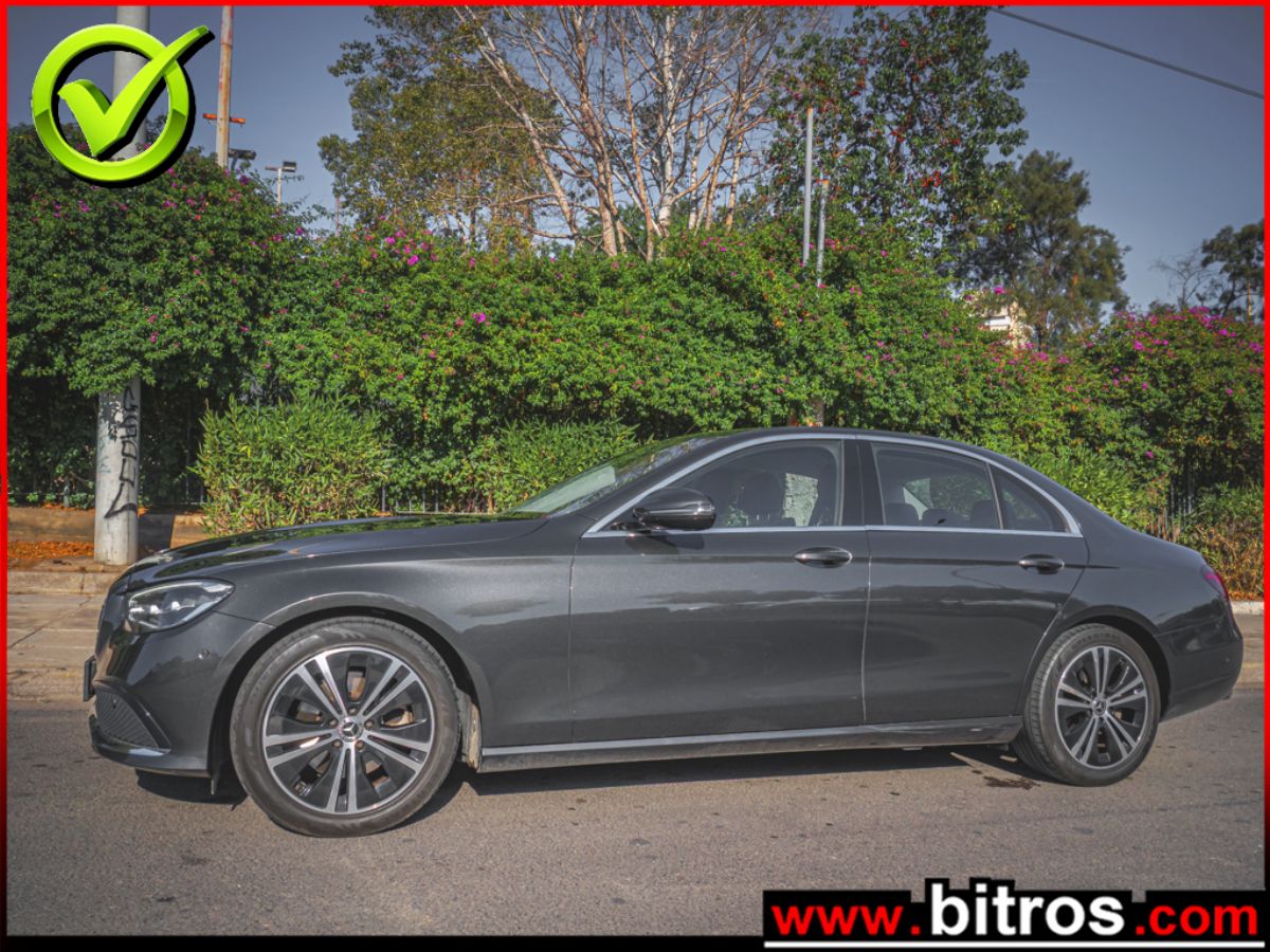 MERCEDES E220 2022