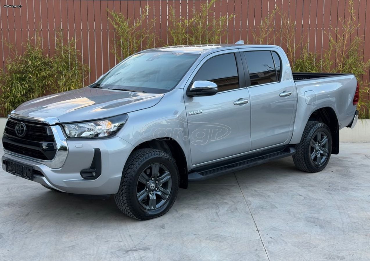 TOYOTA HILUX 2023