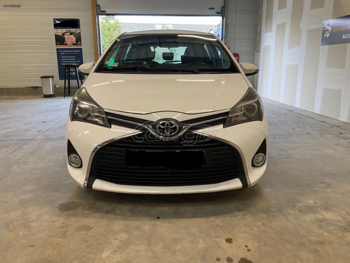 TOYOTA YARIS 2015